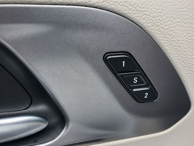 2024 Chrysler Pacifica Touring L - Photo 6