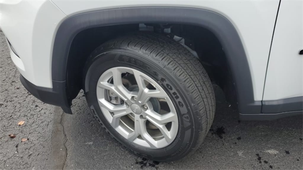 Used 2024 Jeep Compass Latitude SUV