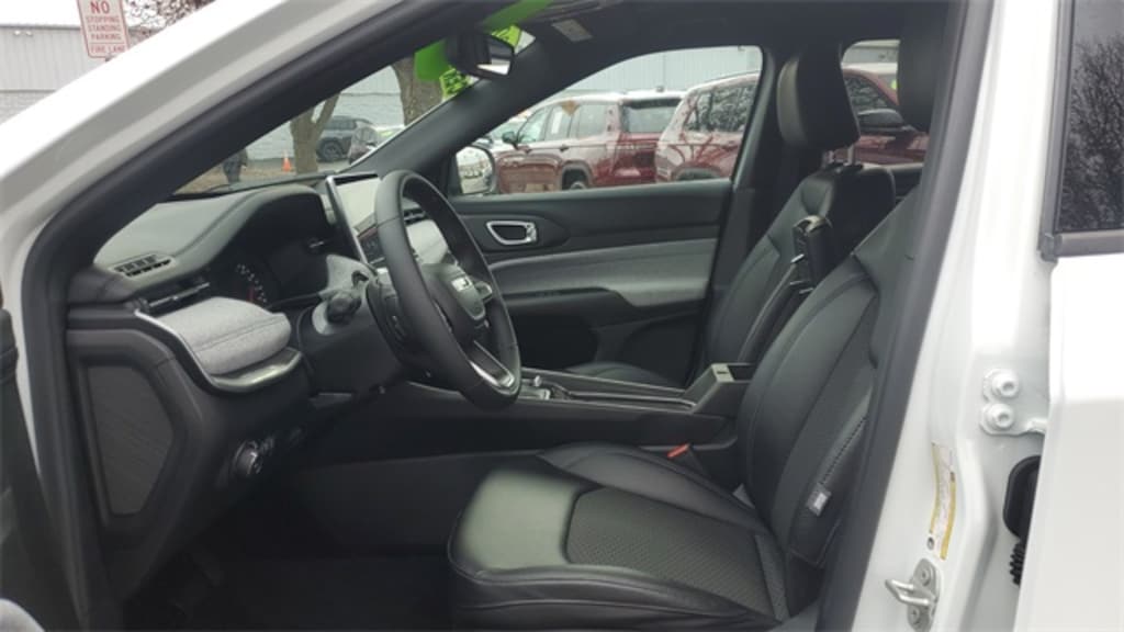 Used 2024 Jeep Compass Latitude SUV