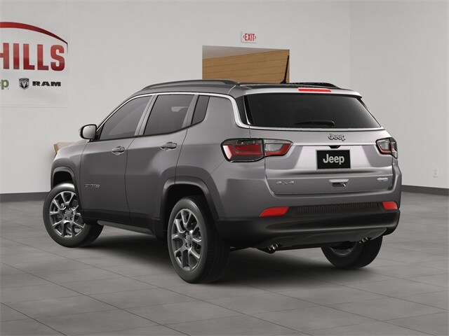 2023 Jeep Compass Latitude Lux photo 4