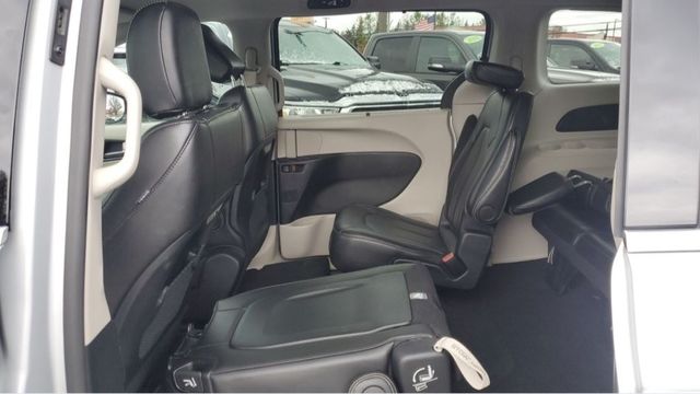 2024 Chrysler Pacifica Touring L - Photo 21