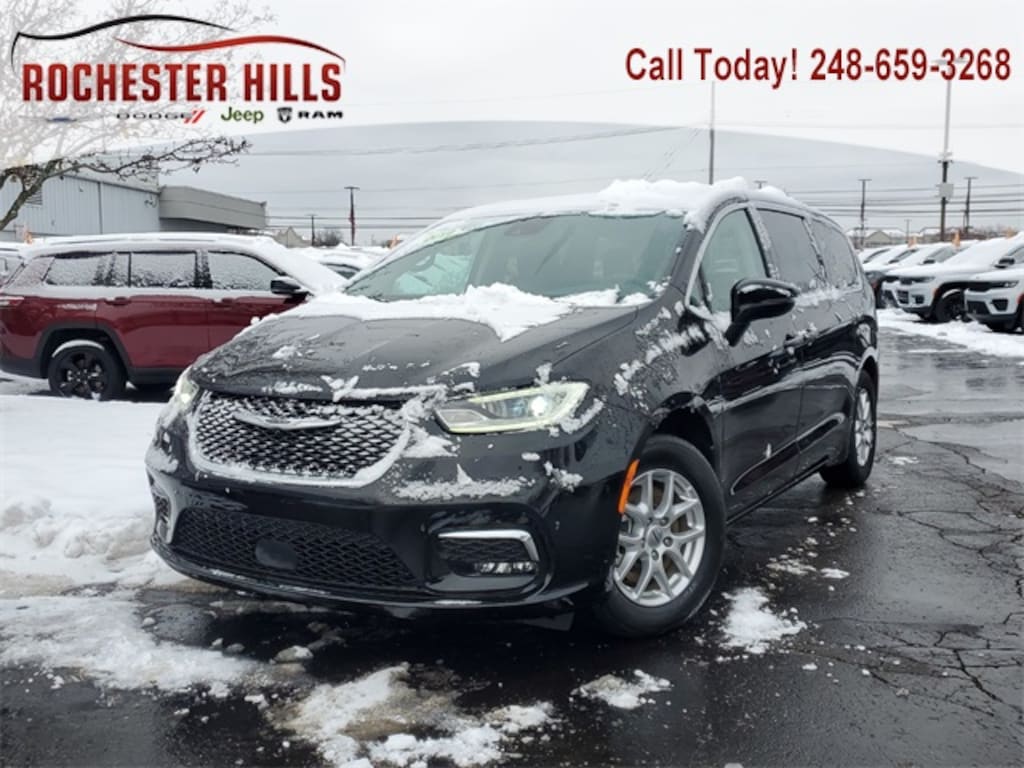 Used 2024 Chrysler Pacifica Touring L Van Passenger Van