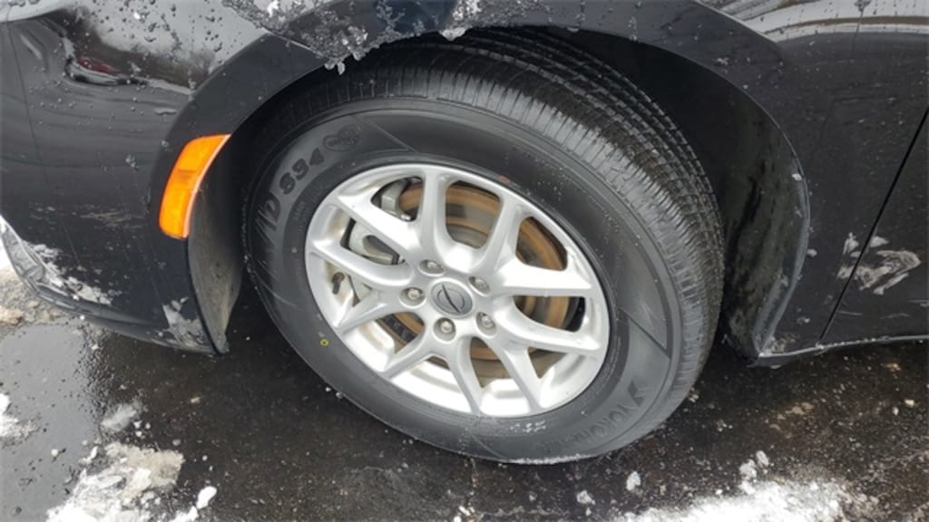 Used 2024 Chrysler Pacifica Touring L Van Passenger Van