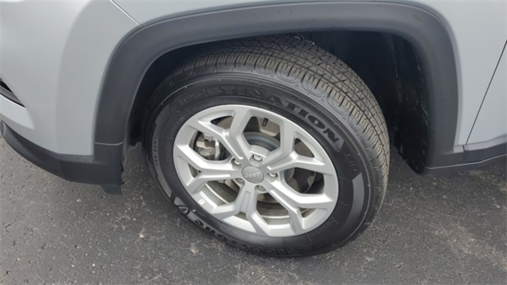 Used 2024 Jeep Compass Latitude SUV