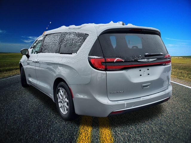 2024 Chrysler Pacifica Touring L - Photo 30