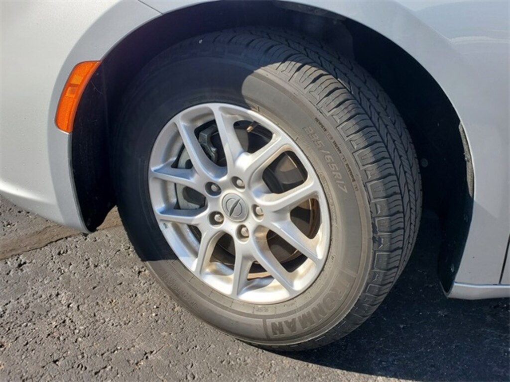 Used 2024 Chrysler Pacifica Touring L Van Passenger Van