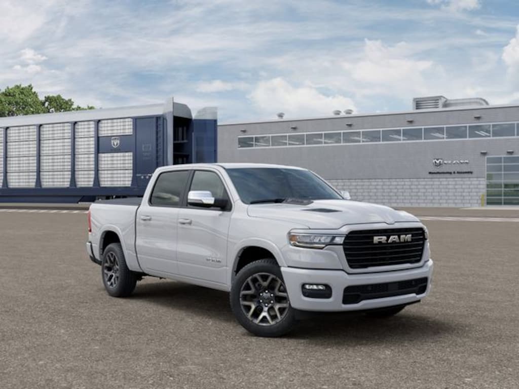New 2026 Ram 1500 LARAMIE CREW CAB 4X4 5'7 BOX Pickup