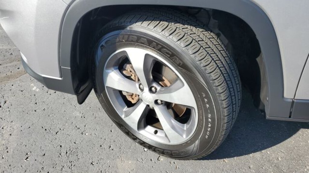 Used 2019 Jeep Cherokee Limited 4x4 SUV