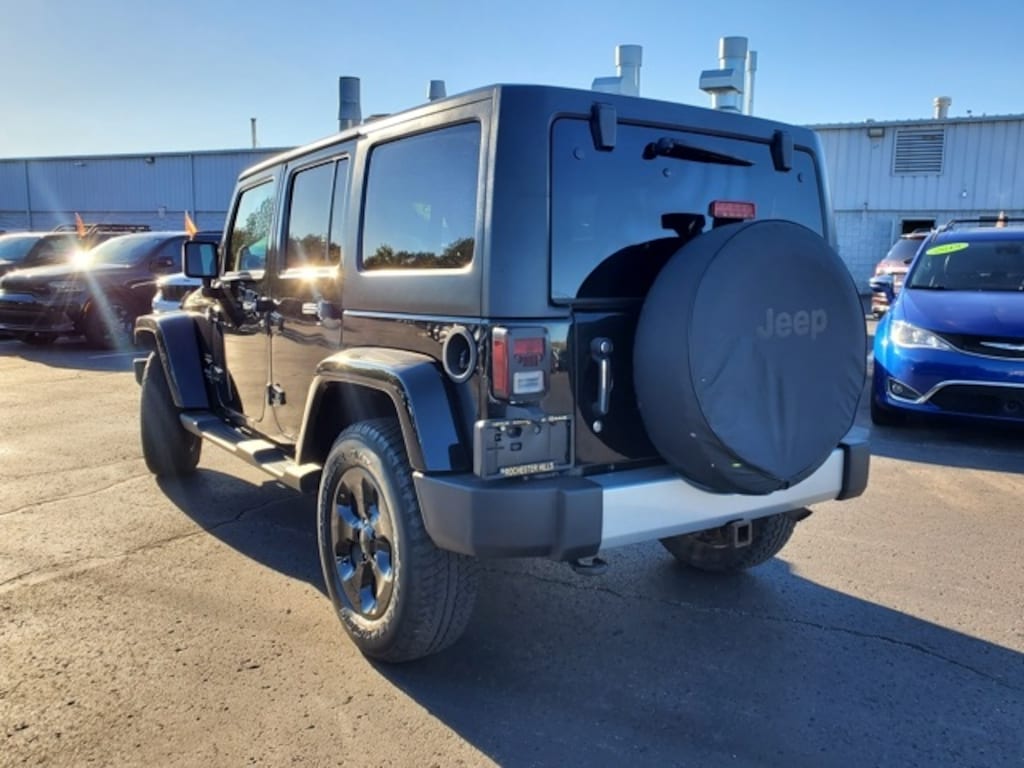 Used 2013 Jeep Wrangler Unlimited Sahara SUV