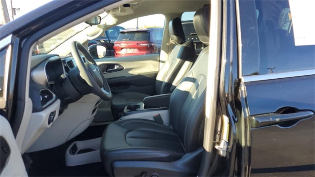 Used 2024 Chrysler Pacifica Touring L Van Passenger Van