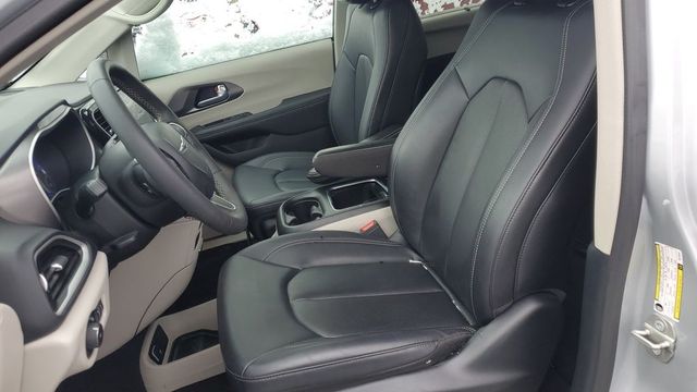 2024 Chrysler Pacifica Touring L - Photo 21