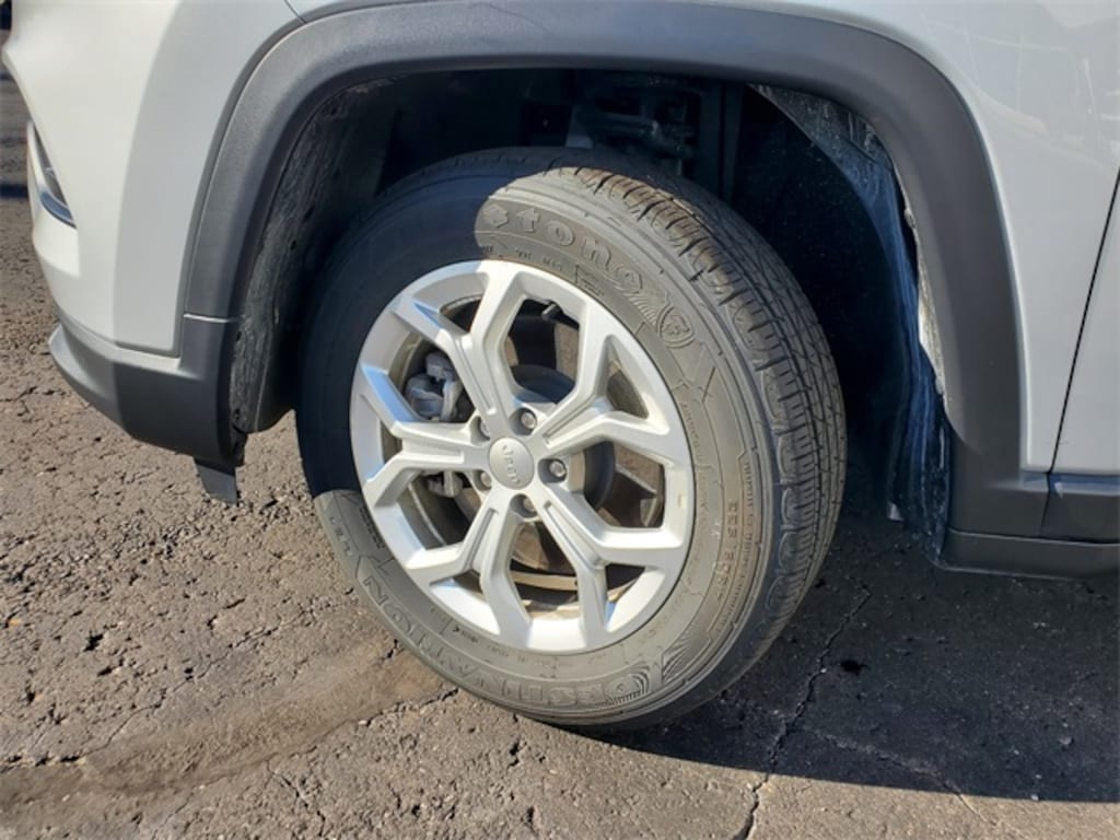 Used 2024 Jeep Compass Latitude SUV