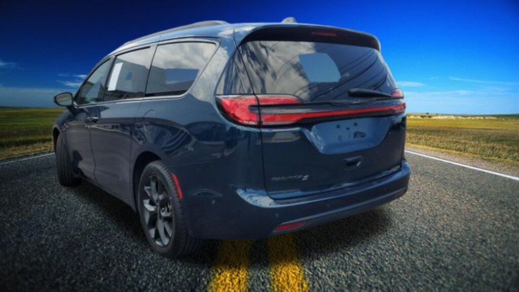 Used 2023 Chrysler Pacifica Touring L Van Passenger Van