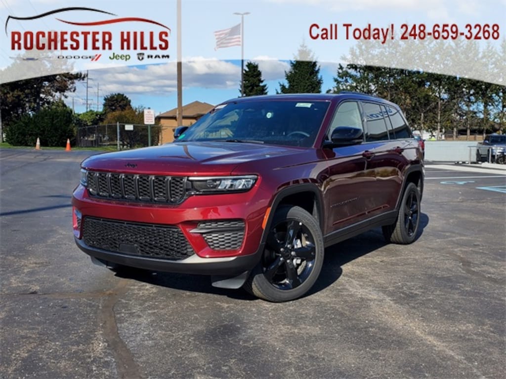 Used 2024 Jeep Grand Cherokee Laredo SUV