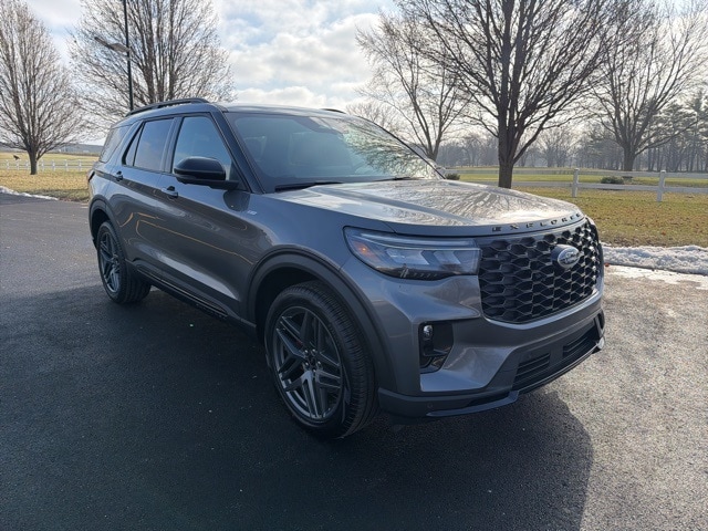 2026 Ford Explorer ST-LINE's photo