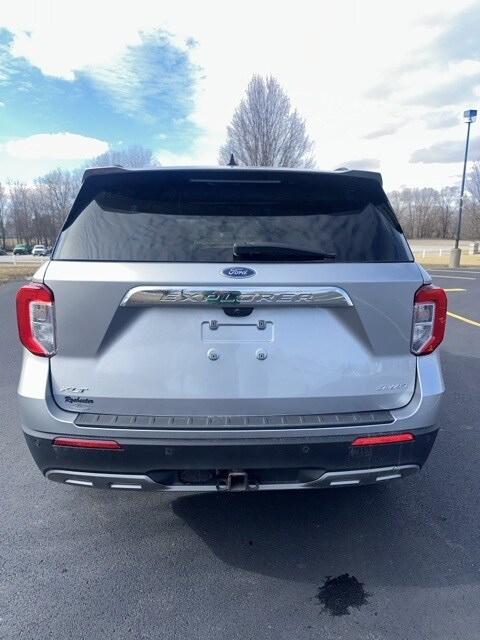 2021 Ford Explorer XLT photo 3