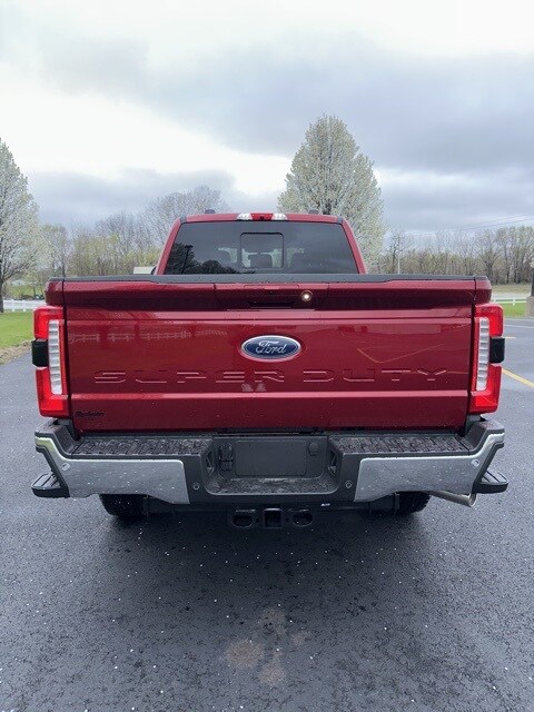 2025 Ford F-250 Lariat photo 3
