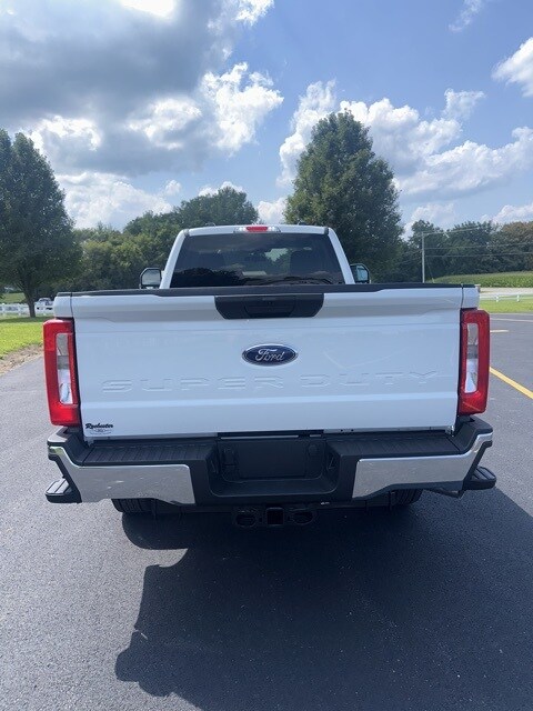 2025 Ford F-250 XLT photo 2