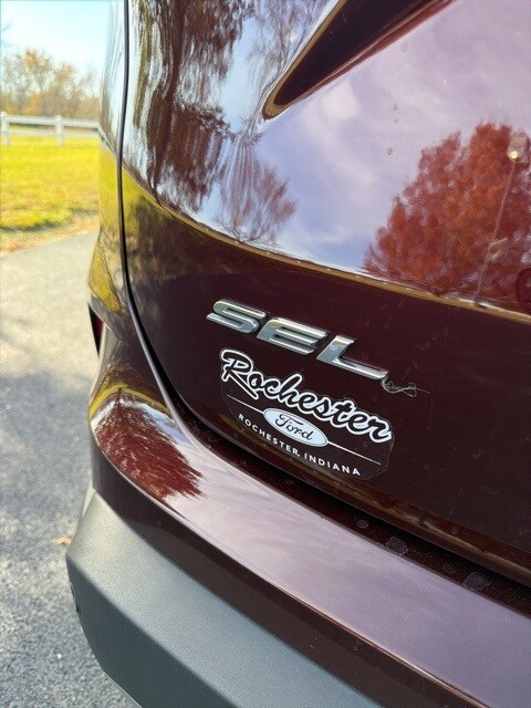 2024 Ford Edge SEL photo 3