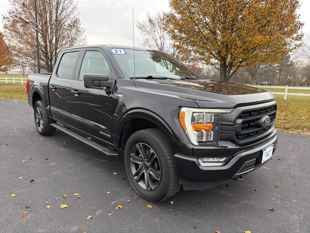 2021 Ford F-150 XLT's photo