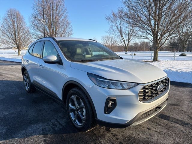 2025 Ford Escape Hybrid
