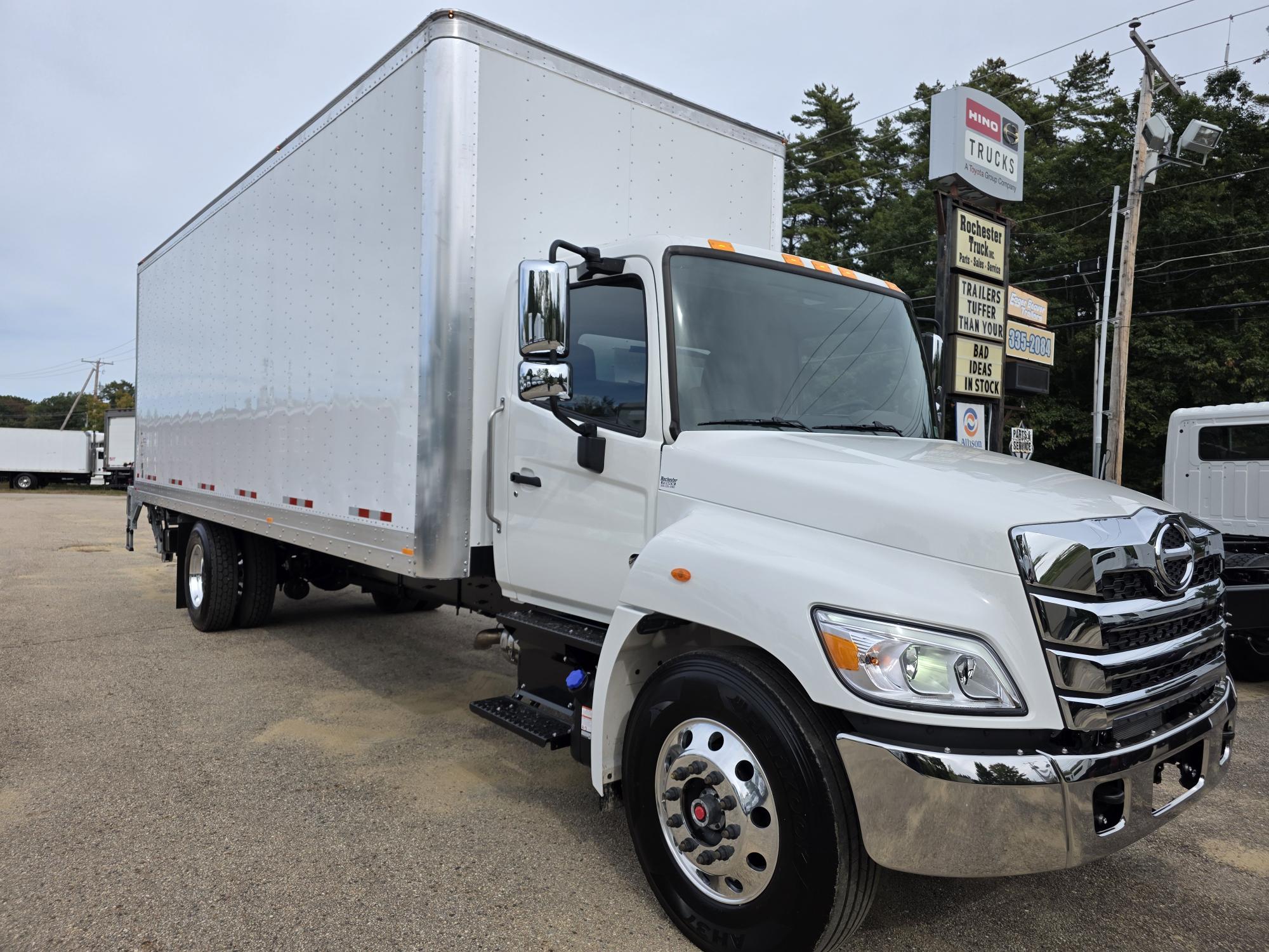 2027 Hino L6 NO CDL, Dock Height 26' Box