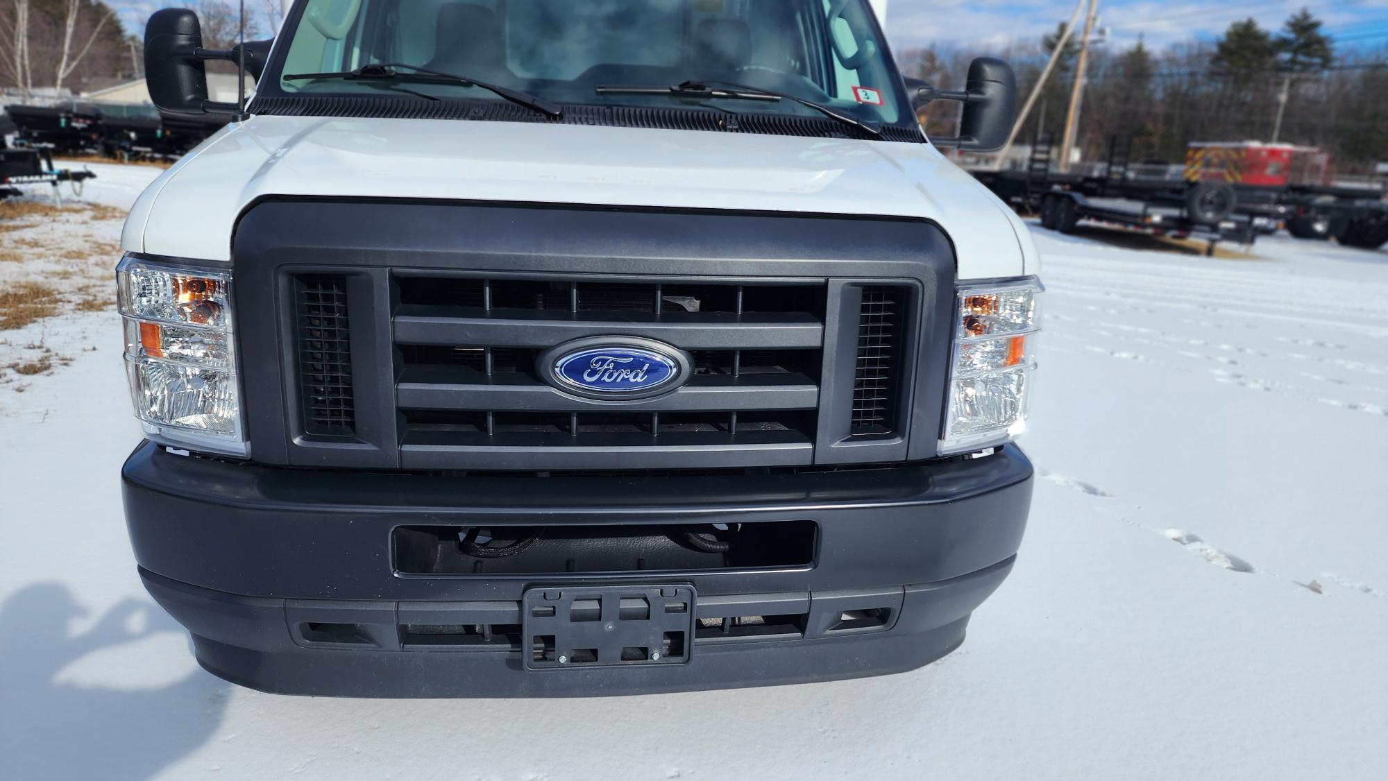 2024 Ford E-350 photo 2