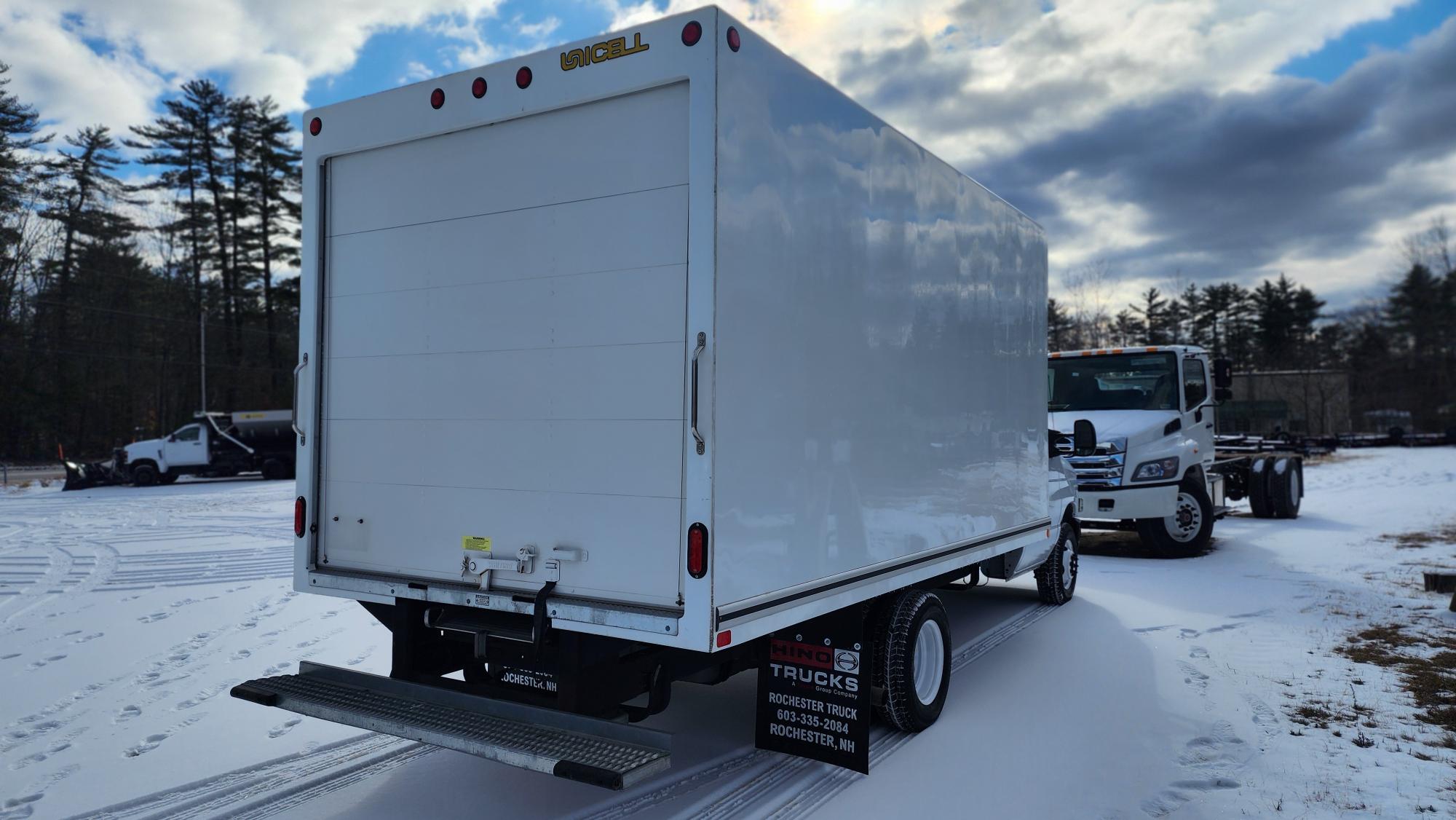 2024 Ford E-350 photo 4