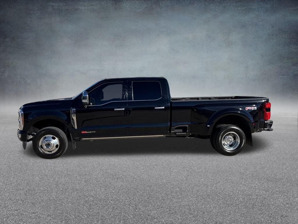 2024 Ford F-350 photo 2