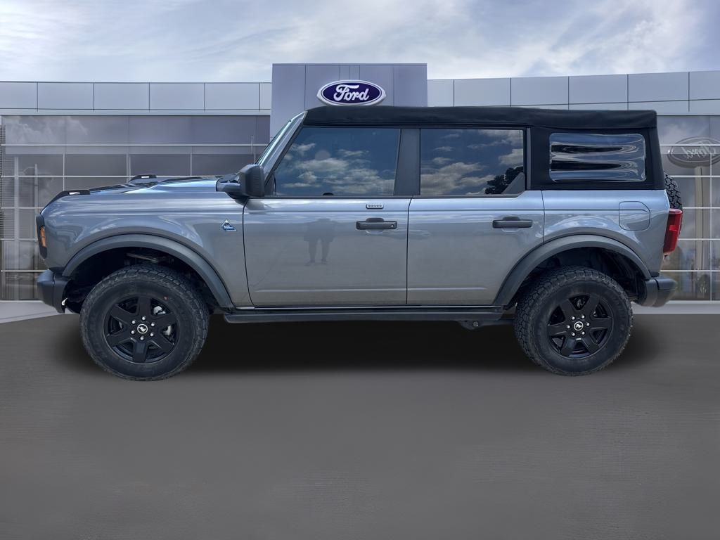 2022 Ford Bronco Black Diamond photo 2