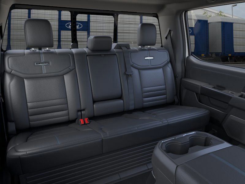 2025 Ford F-250 Super Duty Platinum - Photo 11