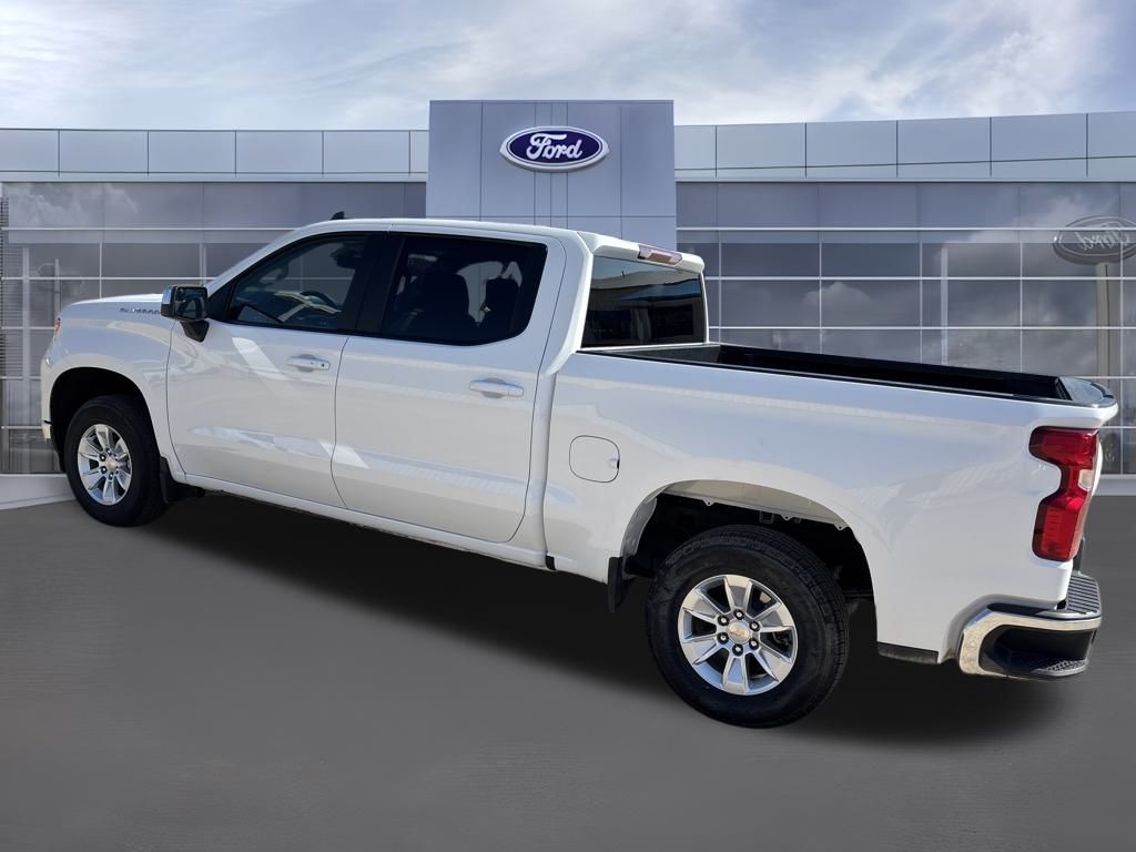 2025 Chevrolet Silverado 1500 LT photo 3