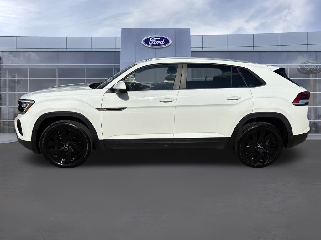 2025 Volkswagen Atlas Cross Sport SE Technology photo 2