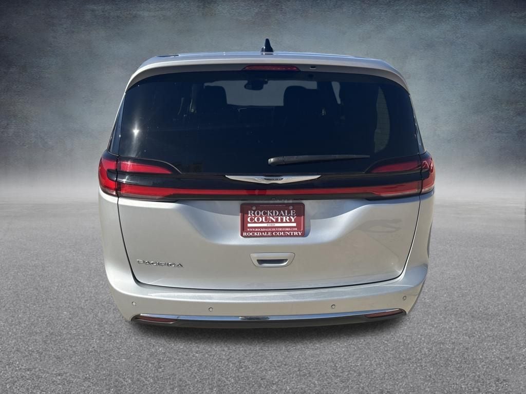 Used 2023 Chrysler Pacifica Touring L Minivan/Van