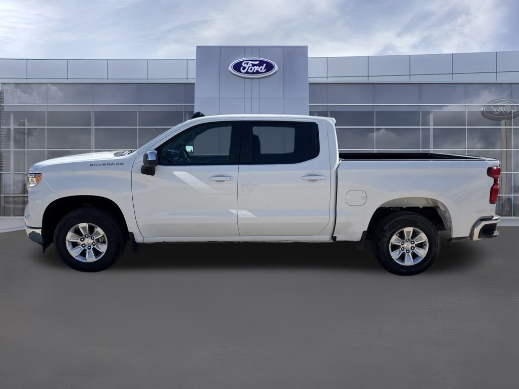 2025 Chevrolet Silverado 1500 LT photo 2