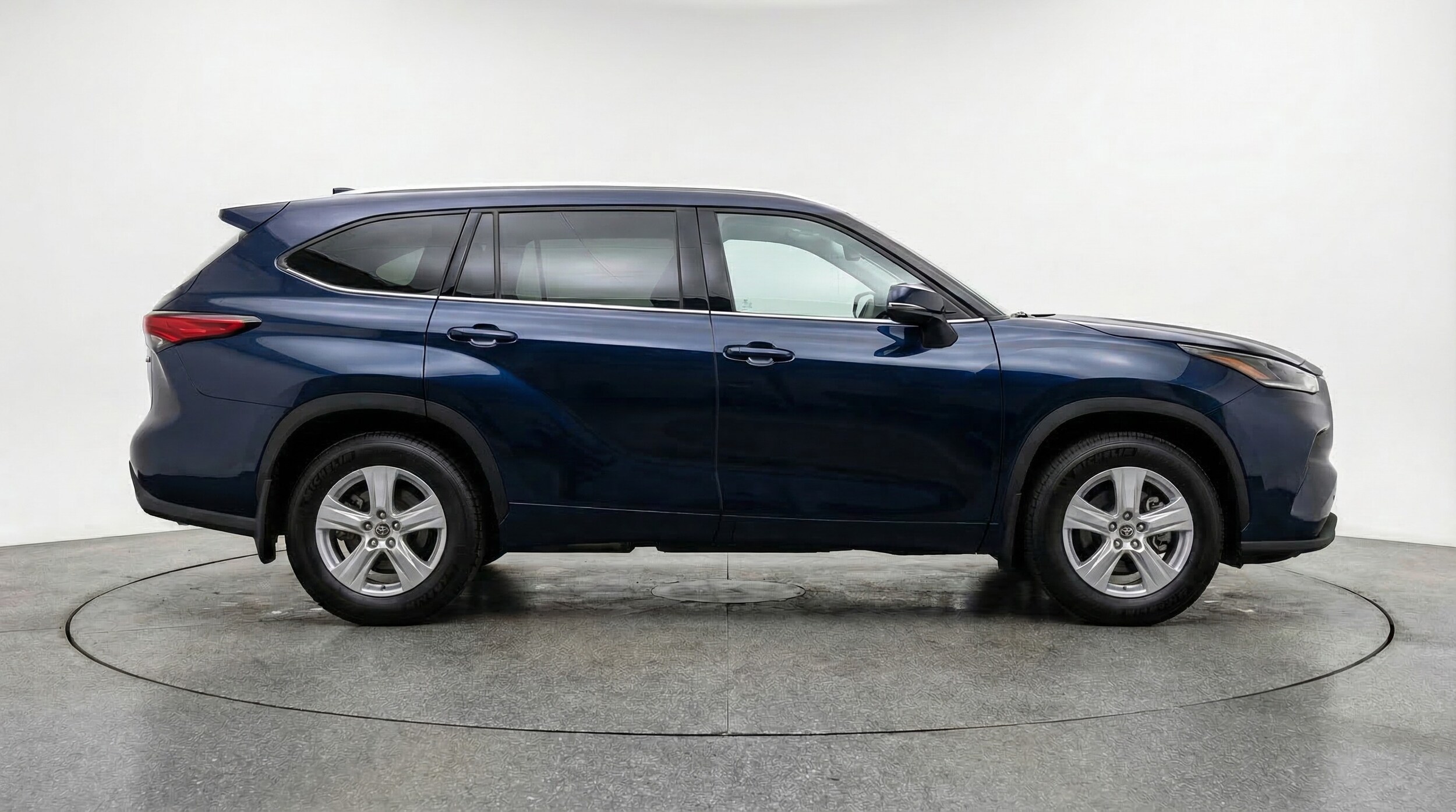 Thumbnail: 2025 Toyota Highlander - 8