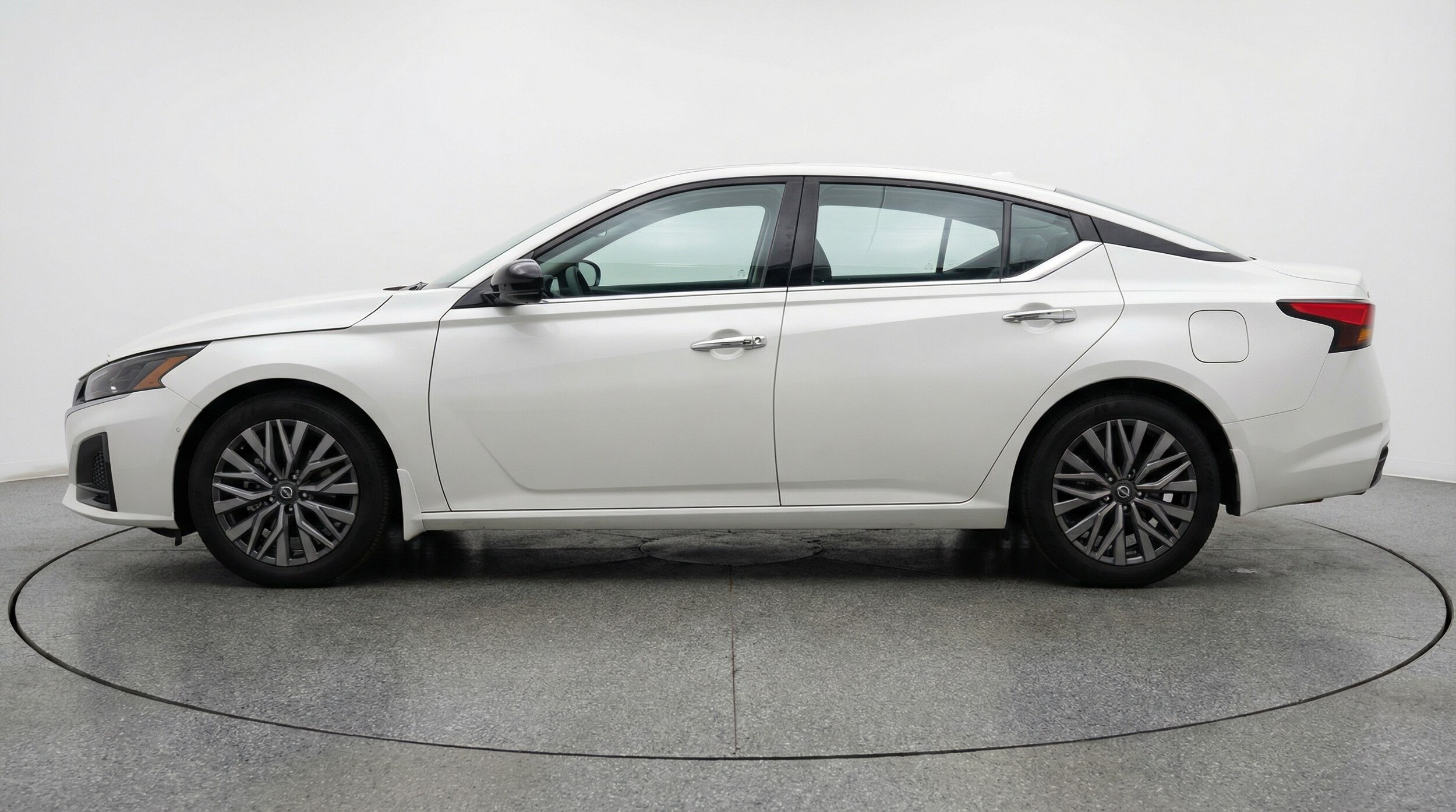 Thumbnail: 2025 Nissan Altima - 4