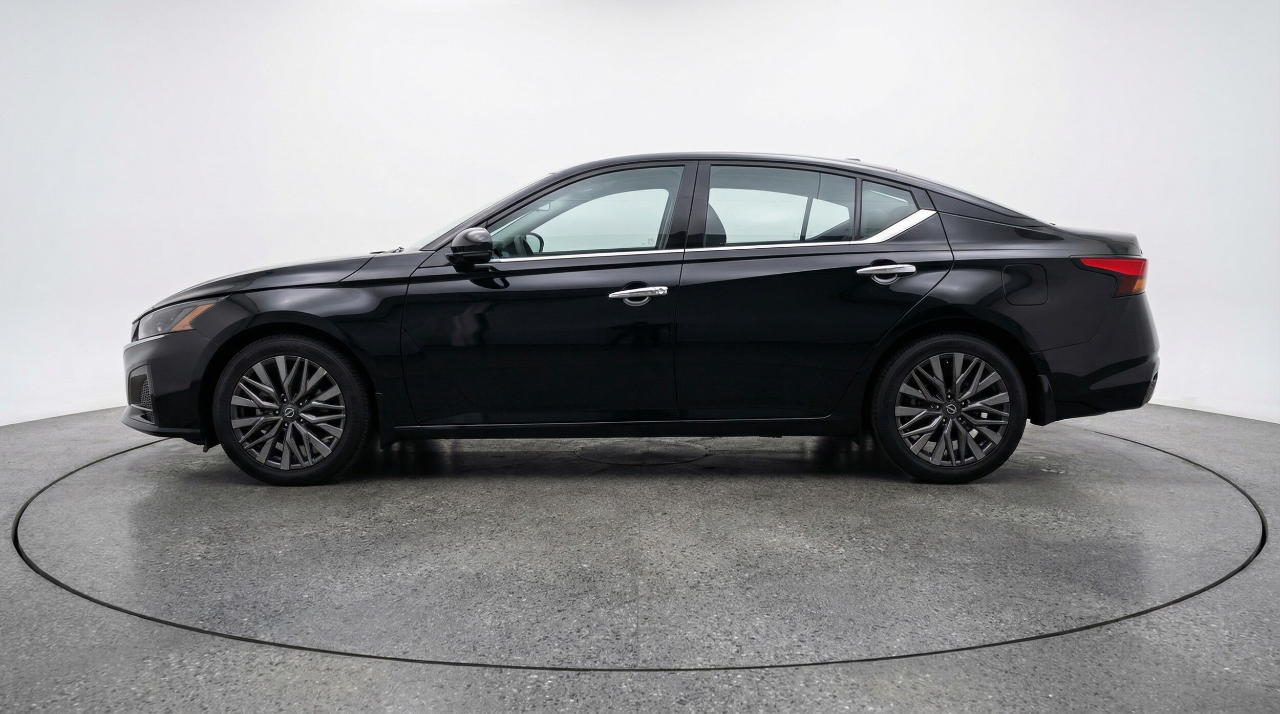 Thumbnail: 2025 Nissan Altima - 4