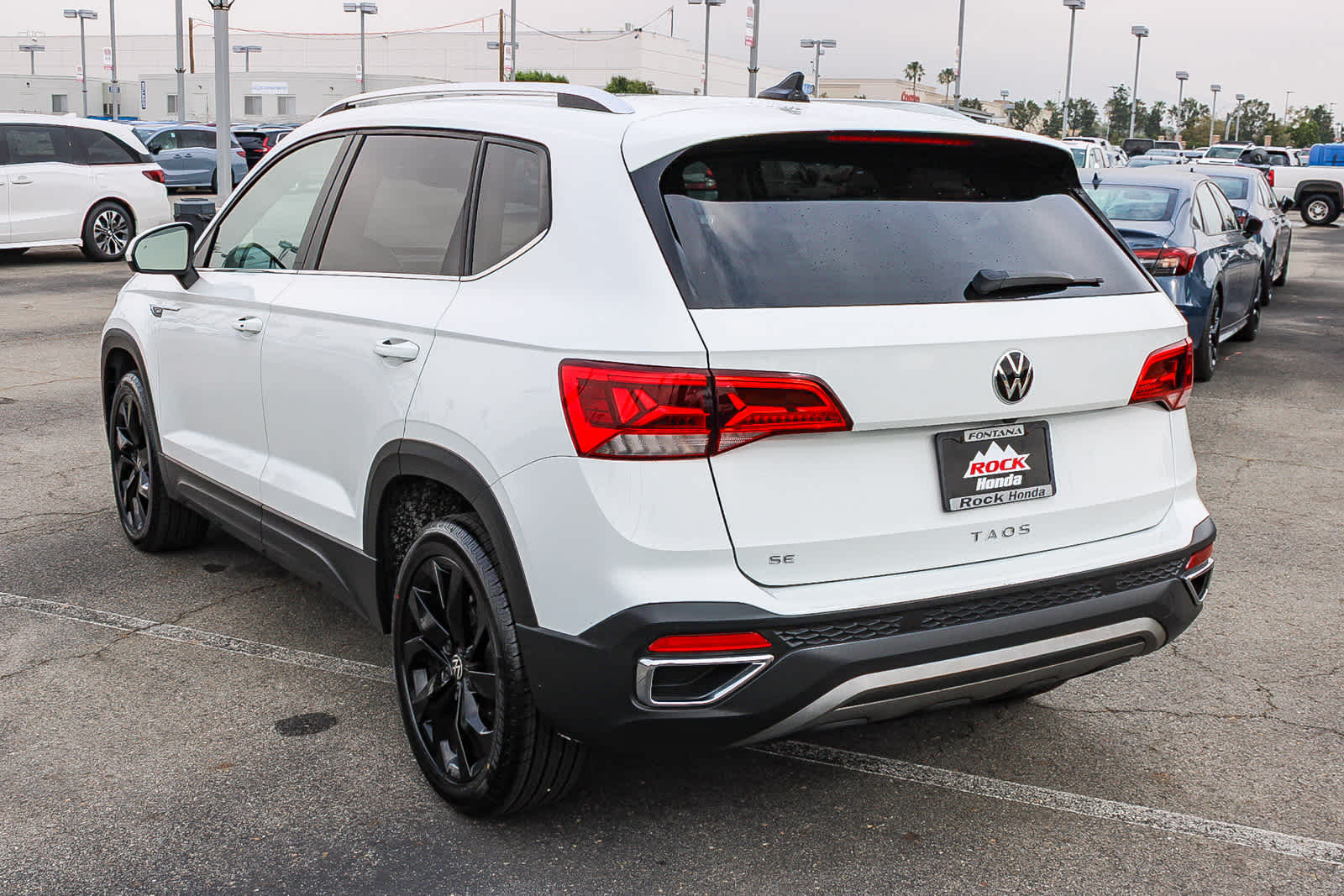 2022 Volkswagen Taos 1.5T SE photo 3