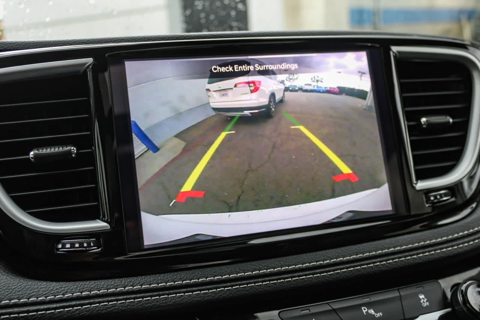 2023 Chrysler Pacifica Hybrid Limited 26