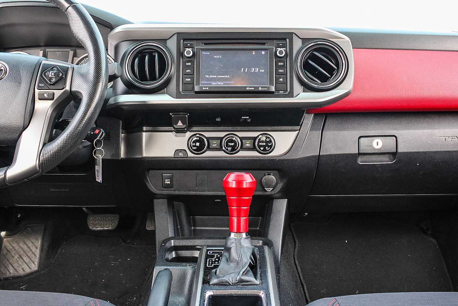 Thumbnail: 2017 Toyota Tacoma - 13