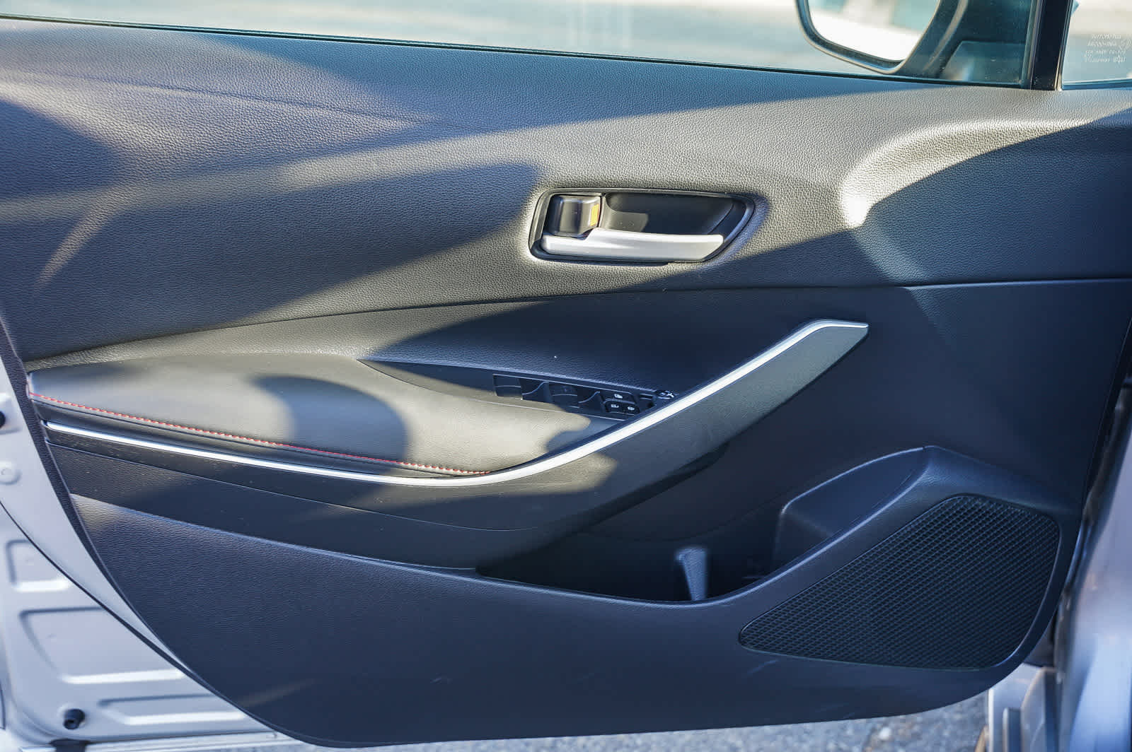 Thumbnail: 2023 Toyota Corolla - 18