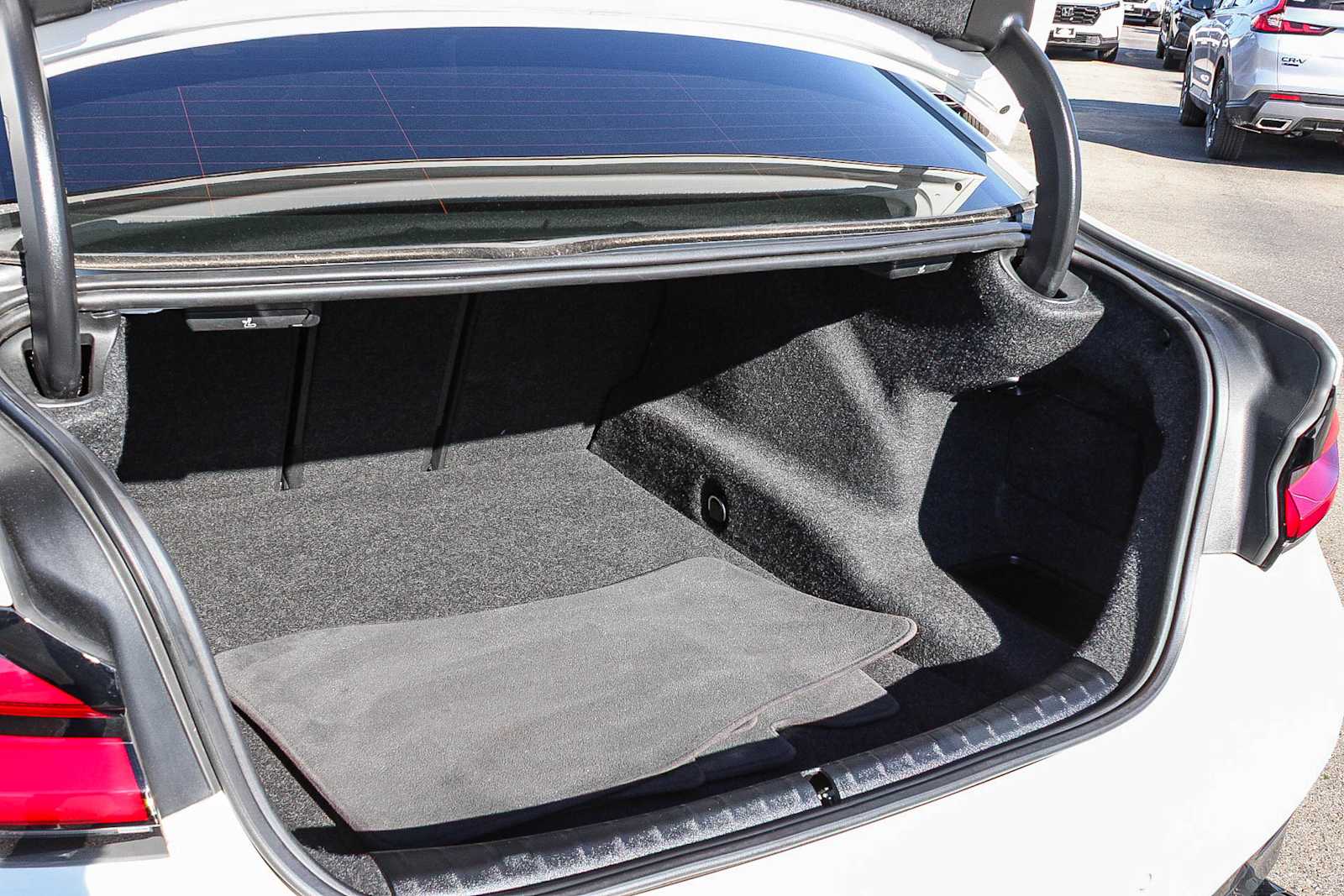 Thumbnail: 2022 BMW 5 Series - 23