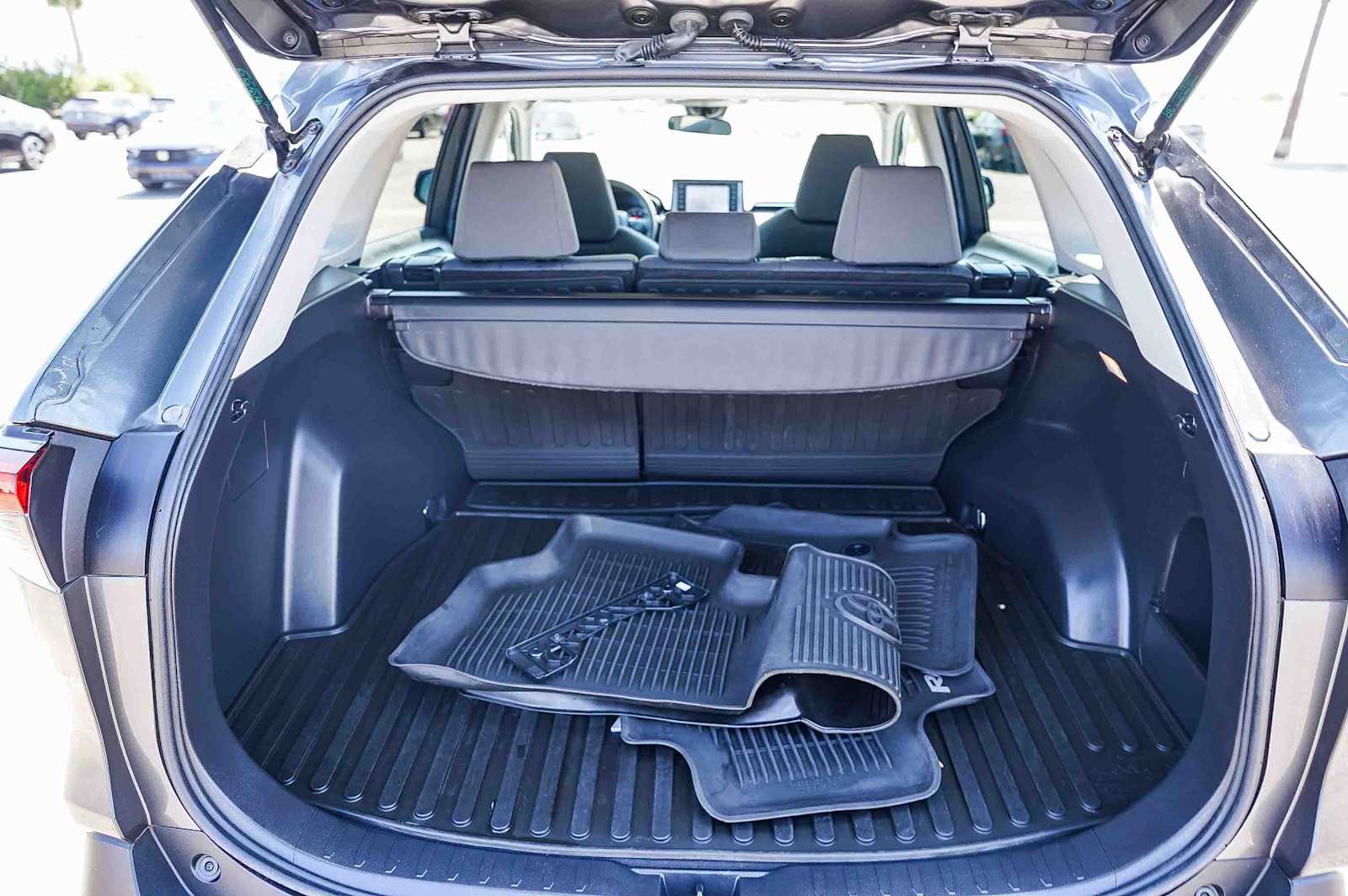 Thumbnail: 2020 Toyota RAV4 - 23