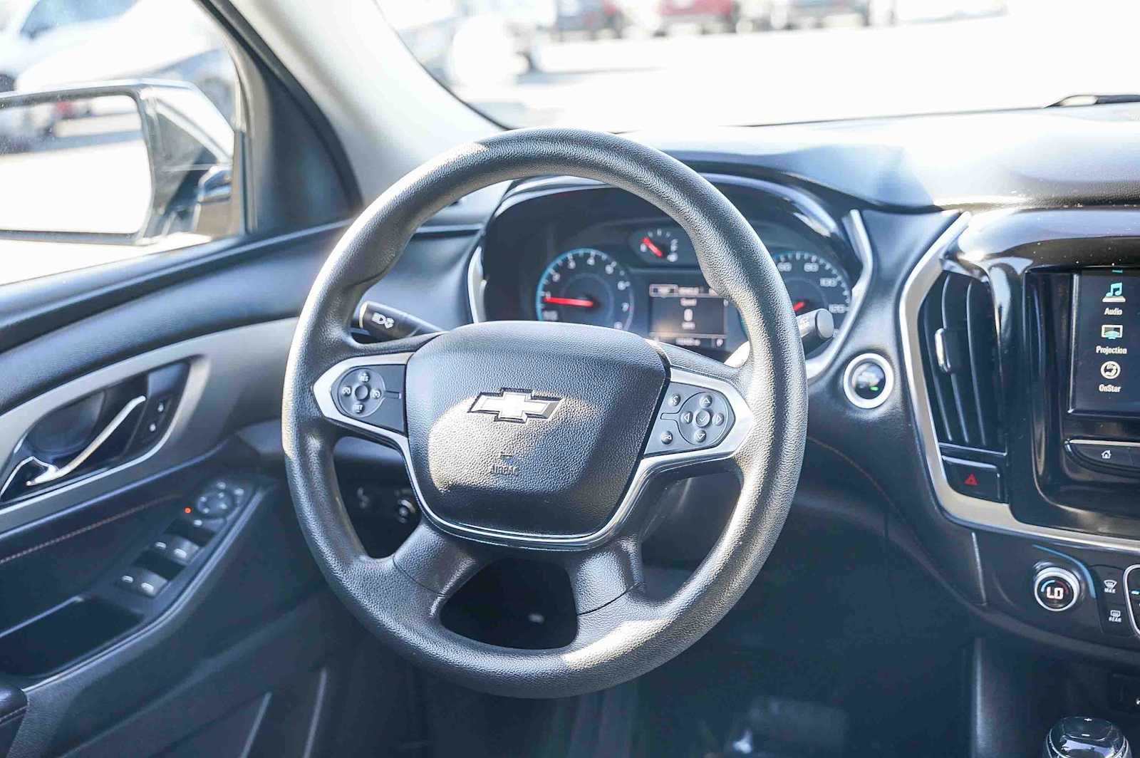 Thumbnail: 2018 Chevrolet Traverse - 15
