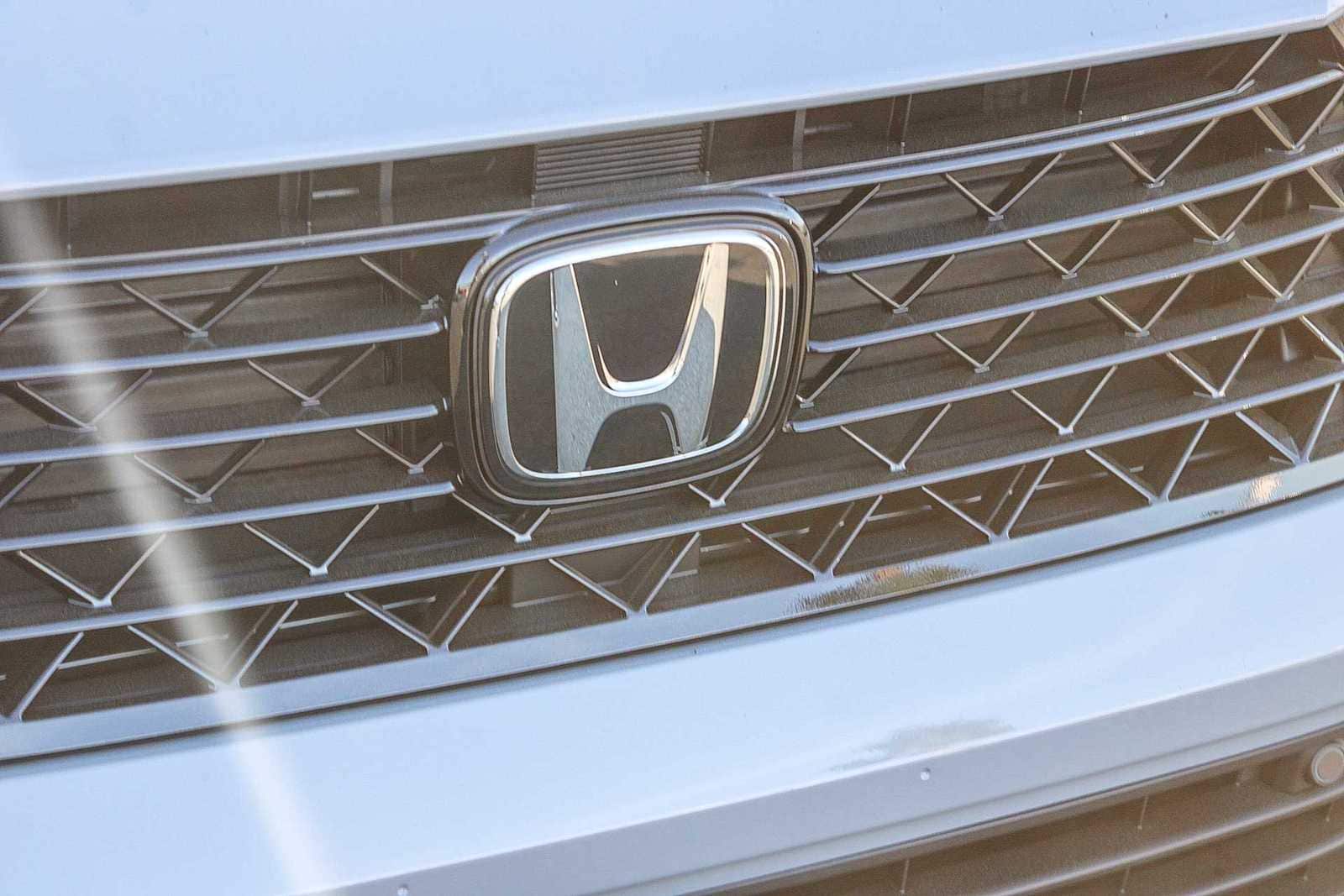 2026 Honda Accord Hybrid Touring - Photo 10