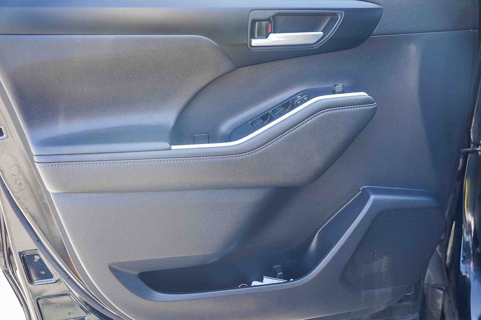 Thumbnail: 2021 Toyota Highlander - 22