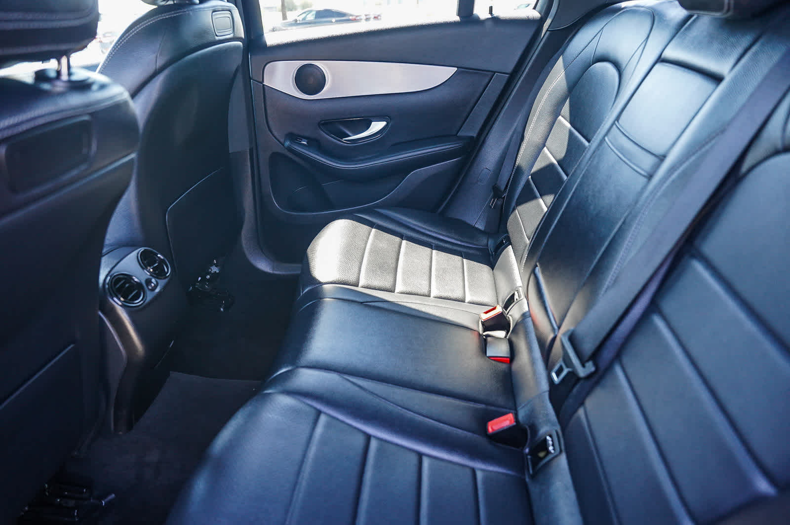 Thumbnail: 2019 Mercedes-Benz GLC - 18