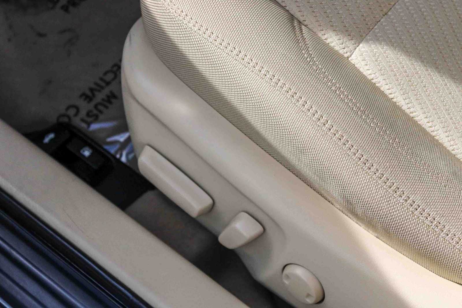 Thumbnail: 2015 Toyota Camry - 21