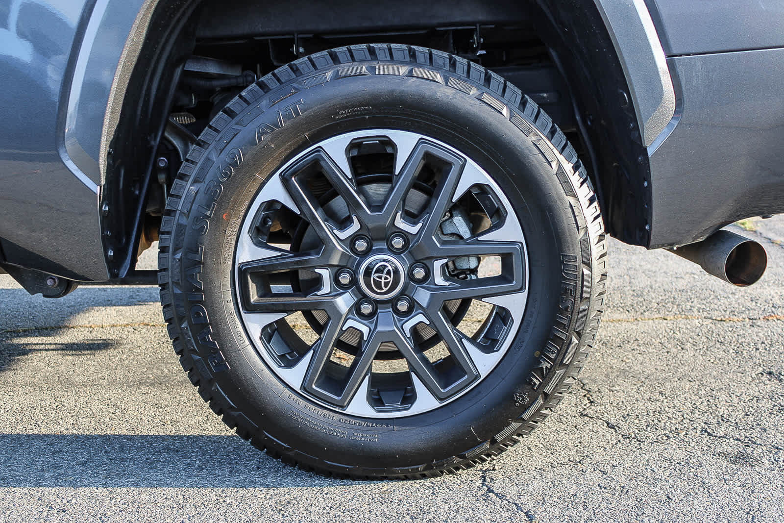 2024 Toyota Tundra Limited photo 3